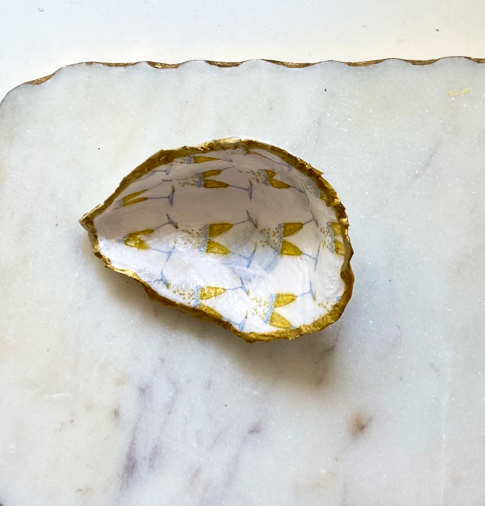 CHAMPAGNE FLUTES OYSTER SHELL - MEDIUM