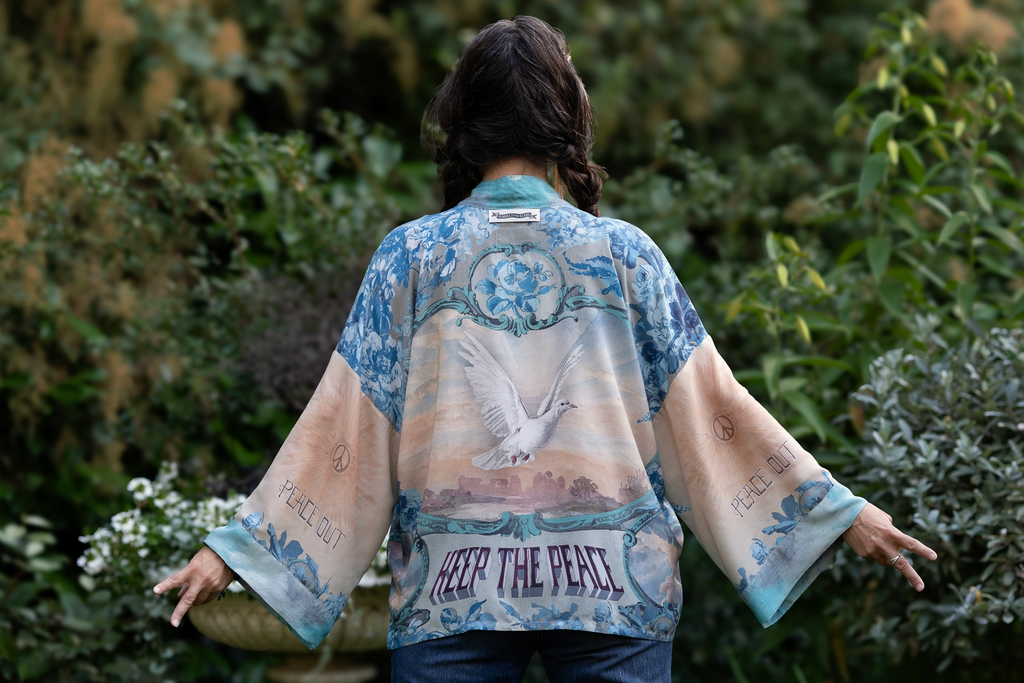 PEACE OUT CROPPED BAMBOO KIMONO
