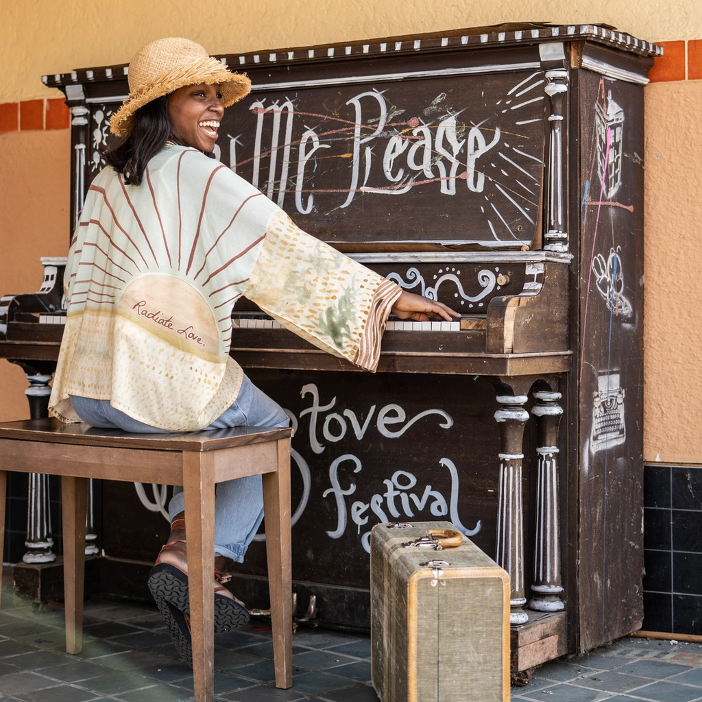 RADIATE LOVE CROPPED BAMBOO KIMONO