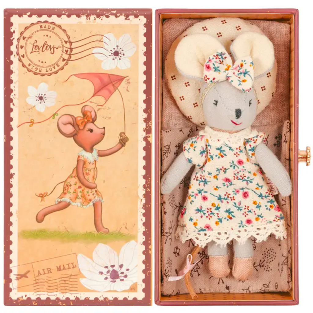 CHLOE MOUSE IN STAMP HOLDER BOX