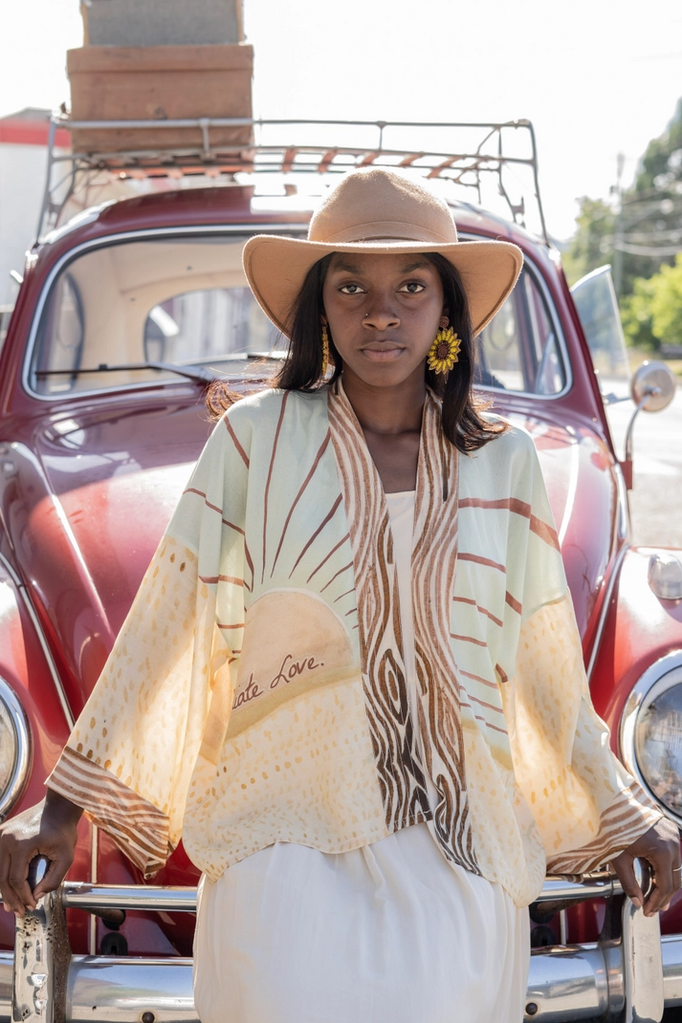 RADIATE LOVE CROPPED BAMBOO KIMONO