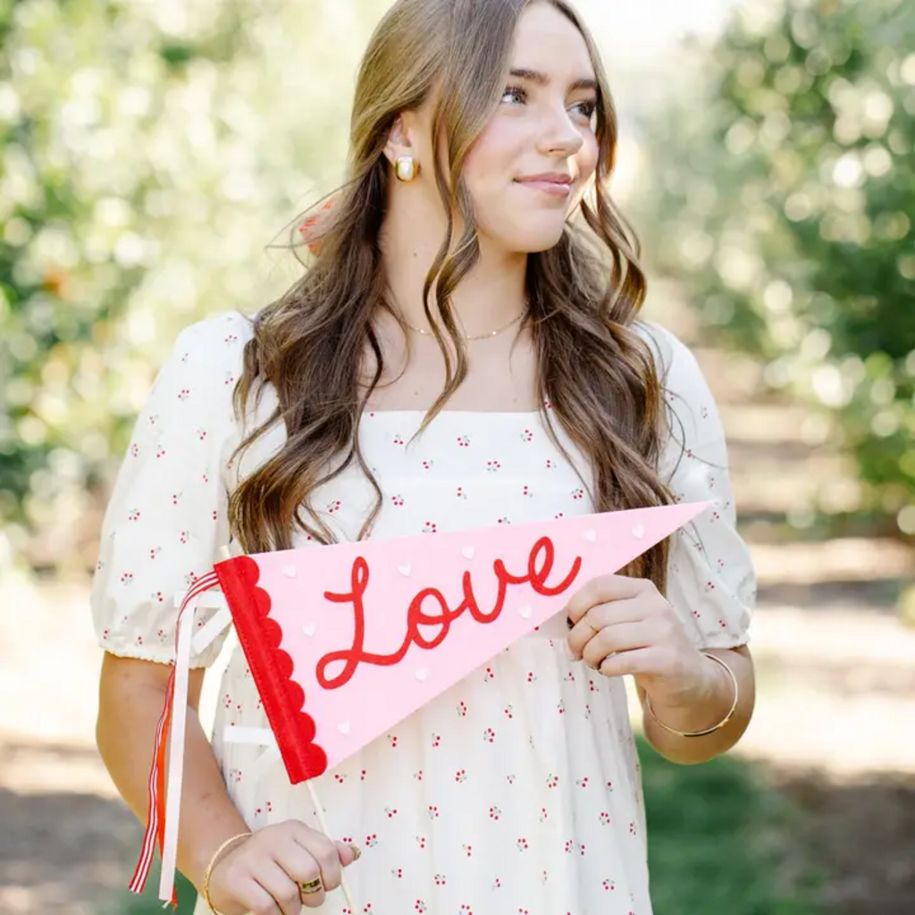 LOVE FELT PENNANT BANNER