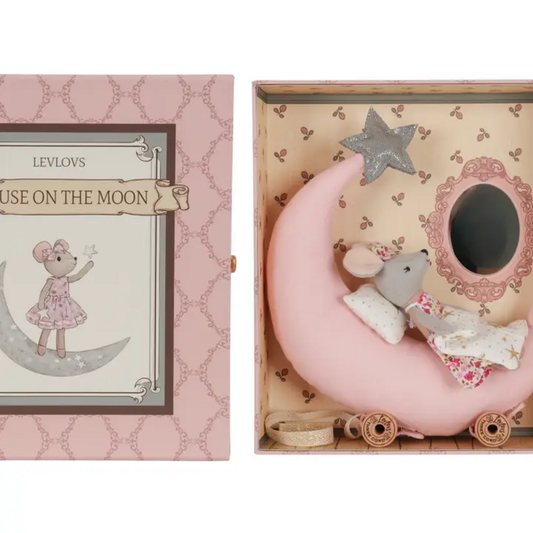 SWEET DREAMS - MOUSE AND THE MOON